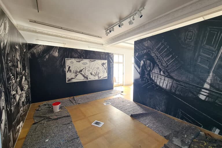 Installation zum Dachbodenmotiv